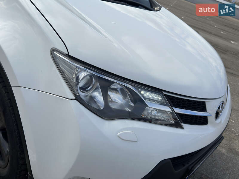 Внедорожник / Кроссовер Toyota RAV4 2014 в Киеве
