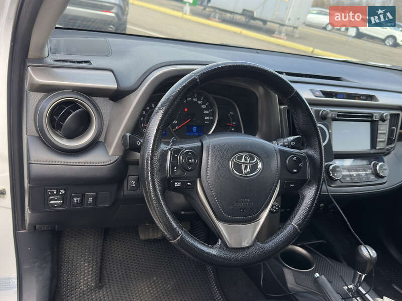 Внедорожник / Кроссовер Toyota RAV4 2014 в Киеве