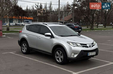 Позашляховик / Кросовер Toyota RAV4 2015 в 