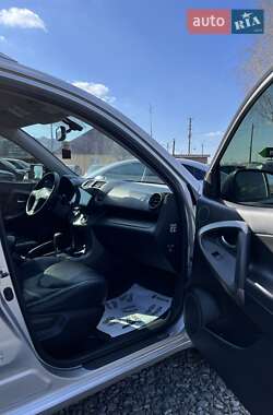 Позашляховик / Кросовер Toyota RAV4 2010 в 