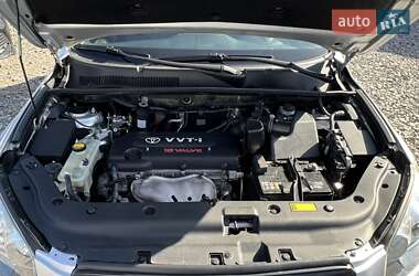 Позашляховик / Кросовер Toyota RAV4 2010 в 