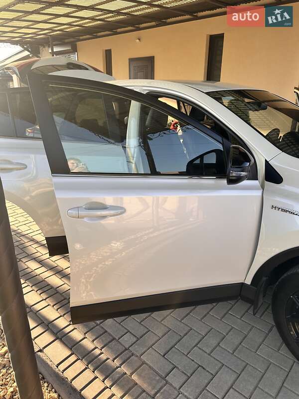 Внедорожник / Кроссовер Toyota RAV4 2018 в Одессе