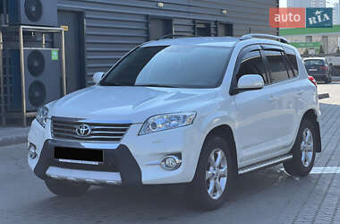 Внедорожник / Кроссовер Toyota RAV4 2011 в 