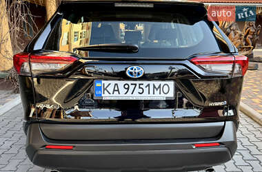 Внедорожник / Кроссовер Toyota RAV4 2021 в 