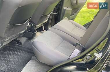 Позашляховик / Кросовер Toyota RAV4 2004 в 