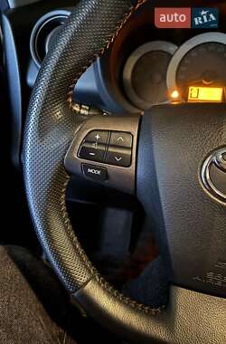 Внедорожник / Кроссовер Toyota RAV4 2009 в 