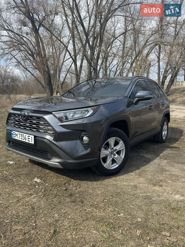 Позашляховик / Кросовер Toyota RAV4 2020 в Сумах