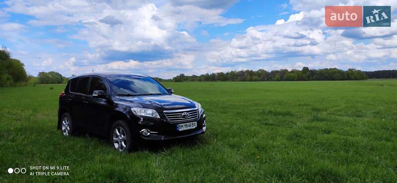 Внедорожник / Кроссовер Toyota RAV4 2010 в 
