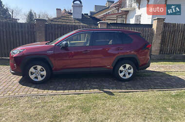 Позашляховик / Кросовер Toyota RAV4 2019 в 
