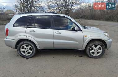 Позашляховик / Кросовер Toyota RAV4 2002 в 