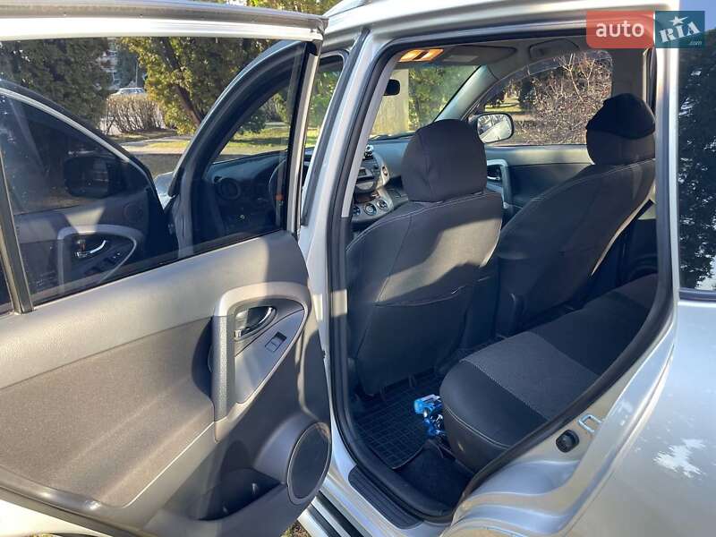 Внедорожник / Кроссовер Toyota RAV4 2007 в Киеве