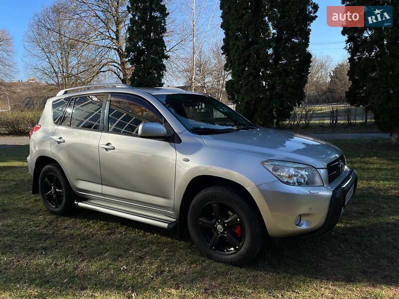 Внедорожник / Кроссовер Toyota RAV4 2007 в Киеве