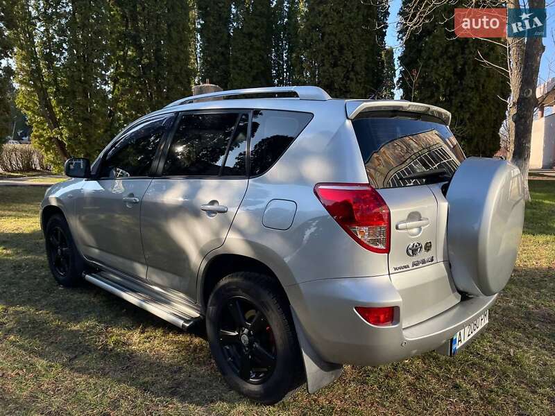 Внедорожник / Кроссовер Toyota RAV4 2007 в Киеве