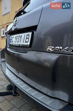 Внедорожник / Кроссовер Toyota RAV4 2009 в 