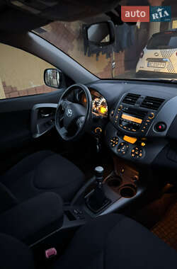 Внедорожник / Кроссовер Toyota RAV4 2009 в 