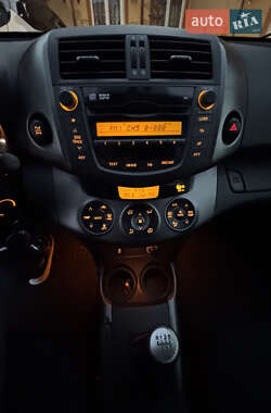 Внедорожник / Кроссовер Toyota RAV4 2009 в 