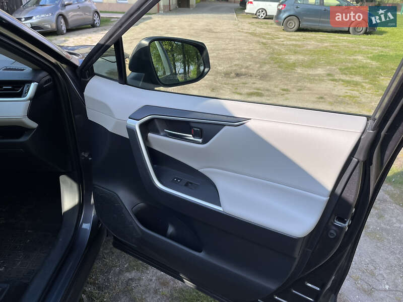 Внедорожник / Кроссовер Toyota RAV4 2019 в Ковеле
