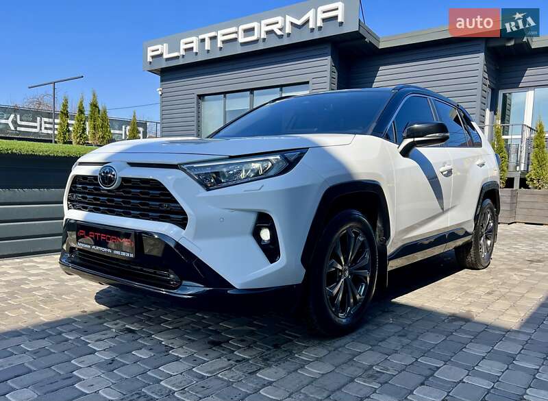 Внедорожник / Кроссовер Toyota RAV4 2023 в Киеве
