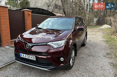 Позашляховик / Кросовер Toyota RAV4 2017 в Києві