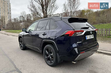 Позашляховик / Кросовер Toyota RAV4 2020 в Славутичі