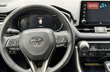 Позашляховик / Кросовер Toyota RAV4 2020 в Славутичі