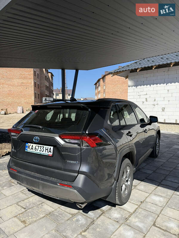 Внедорожник / Кроссовер Toyota RAV4 2022 в Буче