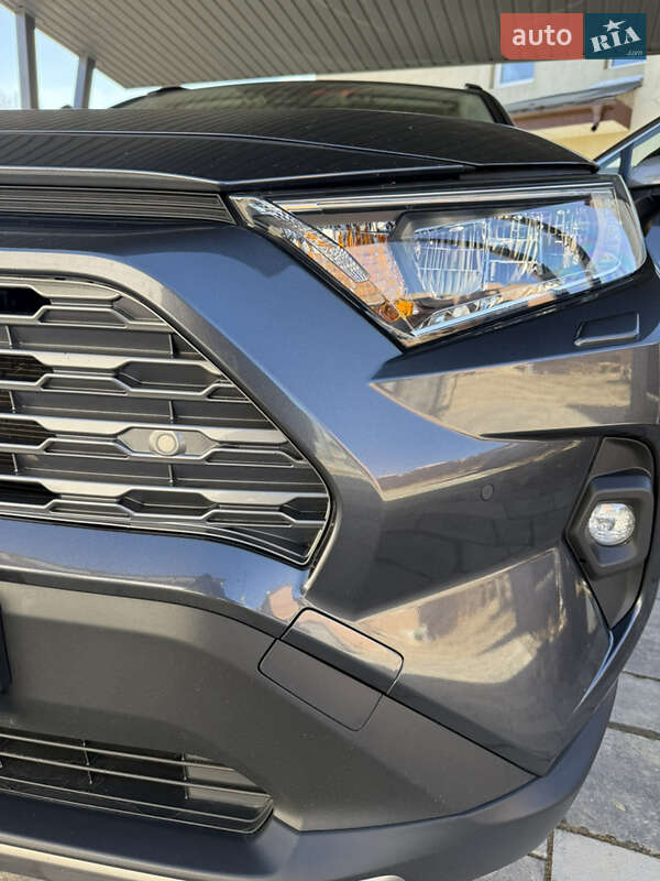 Внедорожник / Кроссовер Toyota RAV4 2022 в Буче