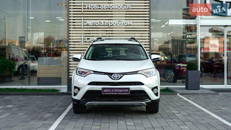Внедорожник / Кроссовер Toyota RAV4 2017 в Львове