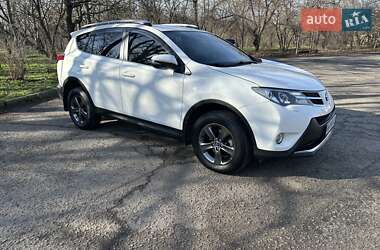 Позашляховик / Кросовер Toyota RAV4 2015 в 