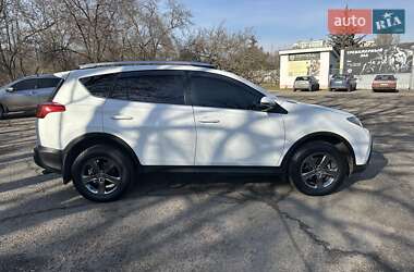 Позашляховик / Кросовер Toyota RAV4 2015 в 