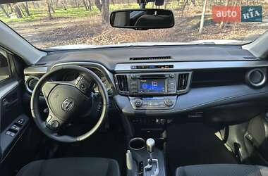 Позашляховик / Кросовер Toyota RAV4 2015 в 