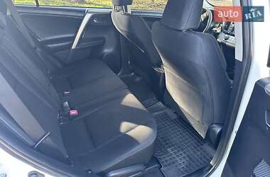 Позашляховик / Кросовер Toyota RAV4 2015 в 
