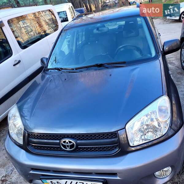 Внедорожник / Кроссовер Toyota RAV4 2004 в 