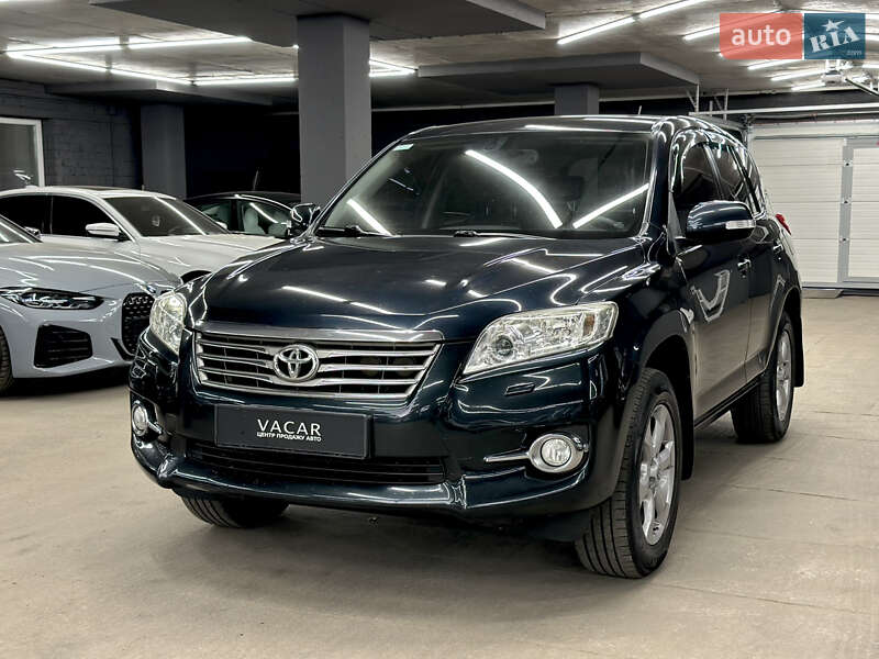 Позашляховик / Кросовер Toyota RAV4 2010 в 