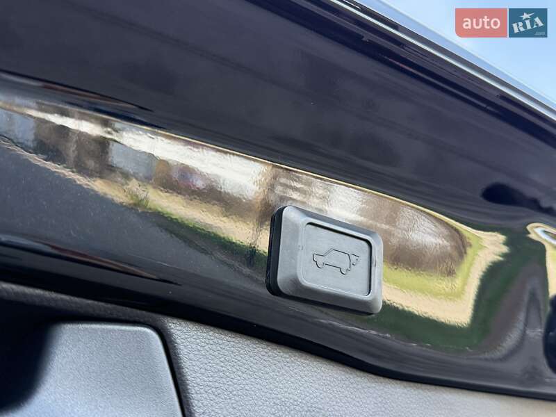 Позашляховик / Кросовер Toyota RAV4 2020 в Києві