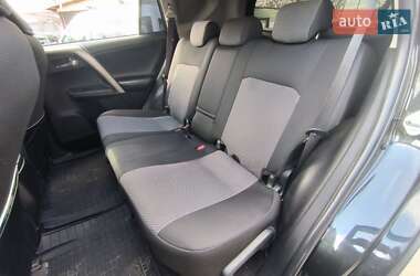 Внедорожник / Кроссовер Toyota RAV4 2015 в 