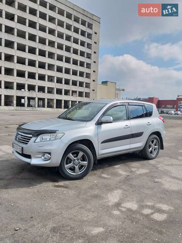 Позашляховик / Кросовер Toyota RAV4 2012 в Тернополі