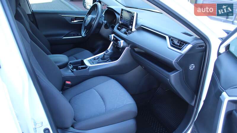 Позашляховик / Кросовер Toyota RAV4 2021 в Києві