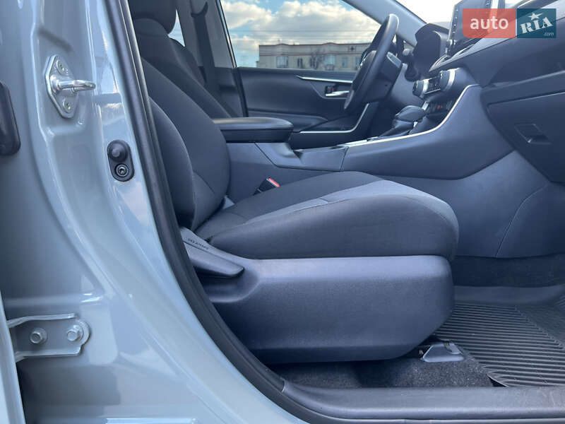 Позашляховик / Кросовер Toyota RAV4 2019 в Києві