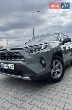 Внедорожник / Кроссовер Toyota RAV4 2021 в 