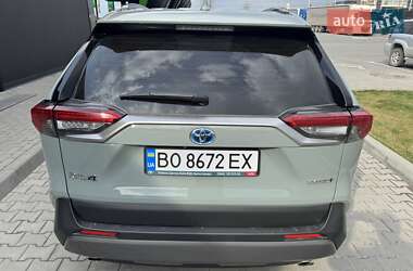 Внедорожник / Кроссовер Toyota RAV4 2021 в 