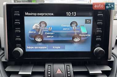 Внедорожник / Кроссовер Toyota RAV4 2021 в 