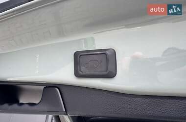 Внедорожник / Кроссовер Toyota RAV4 2021 в 
