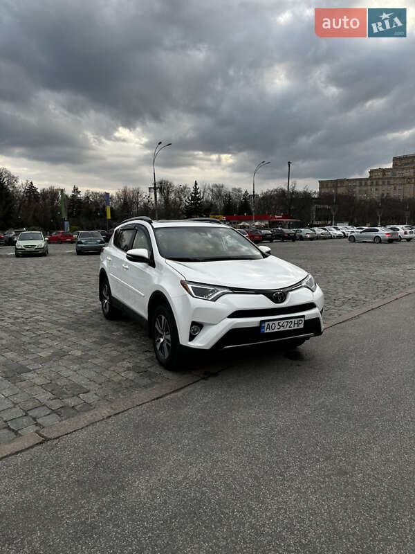 Позашляховик / Кросовер Toyota RAV4 2018 в Києві