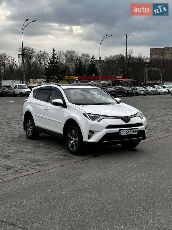 Позашляховик / Кросовер Toyota RAV4 2018 в Києві