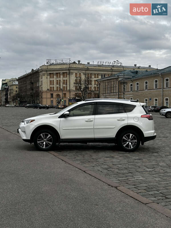Позашляховик / Кросовер Toyota RAV4 2018 в Києві