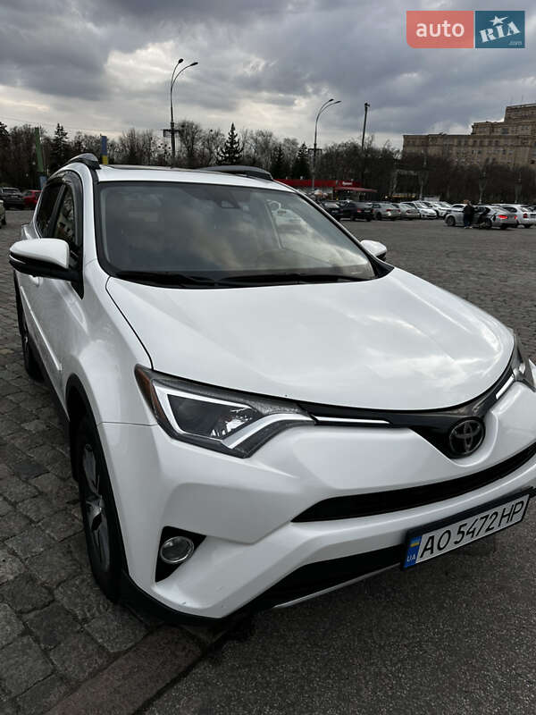 Позашляховик / Кросовер Toyota RAV4 2018 в Києві