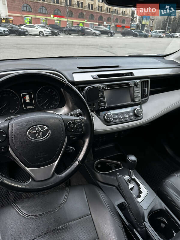 Позашляховик / Кросовер Toyota RAV4 2018 в Києві