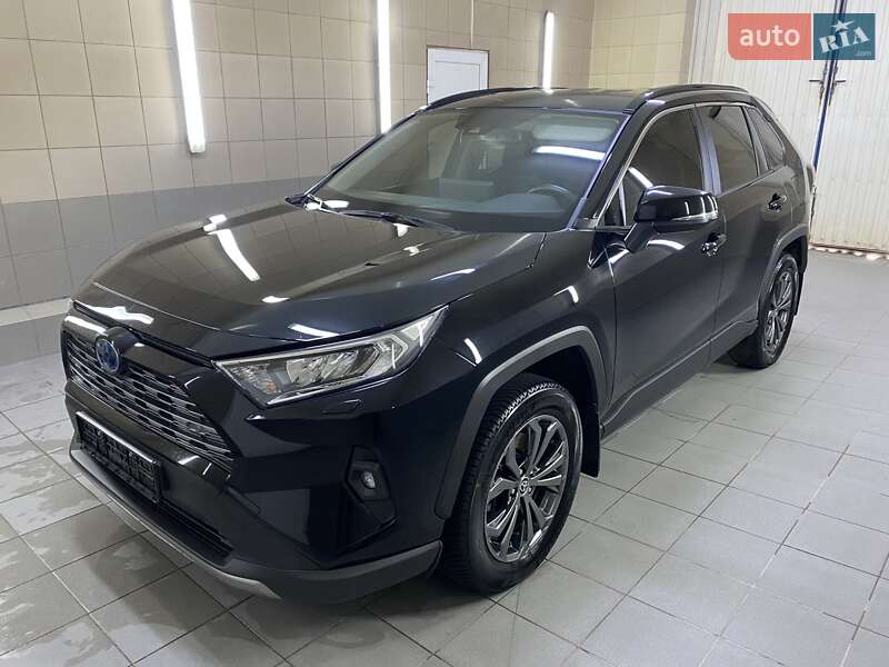 Внедорожник / Кроссовер Toyota RAV4 2024 в 
