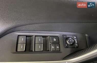 Внедорожник / Кроссовер Toyota RAV4 2024 в 
